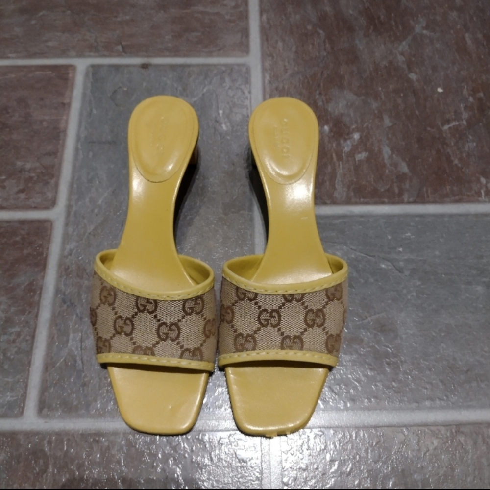 Gucci green monogram logo Gucci square toe leather canvas slides size 36